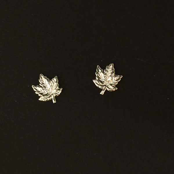 Gold maple leaf earrings discount