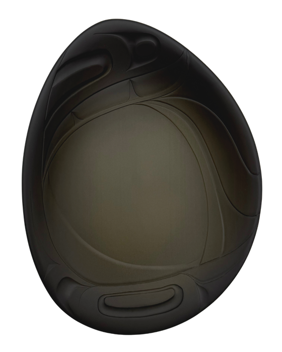 Black plate with a slightly lighter center. The outer edge of the plate has etched detailing.
