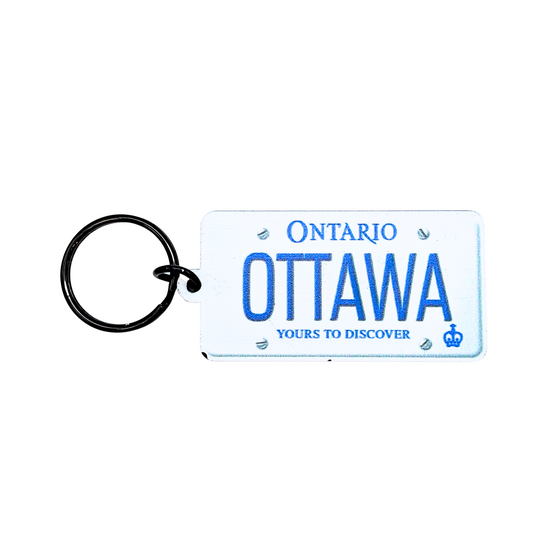 Keychain of Ontario license plate that says "Ottawa". 