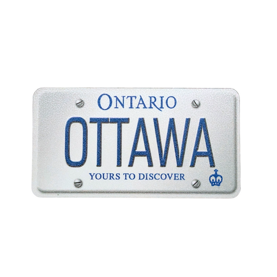 Wooden magnet of an Ontario license plate with the capital of Canada, Ottawa, ON written on it. 