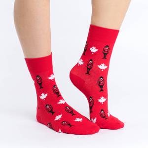 These fun socks feature white maple leaves and Canadian Mounties in uniform over a base of bright red. Spandex added to the 85% cotton blend gives the socks the perfect amount of stretch to hug your feet.