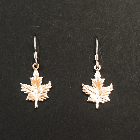 Gold maple leaf earrings discount