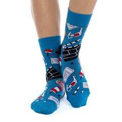 These fun socks have images of everything you will find at the movies like a drink and popcorn, movie tickets, clapboards, and of course 3D glasses. These images are on a background of blue with a black heel. Spandex added to the 85% cotton blend gives the socks the perfect amount of stretch to hug your feet.