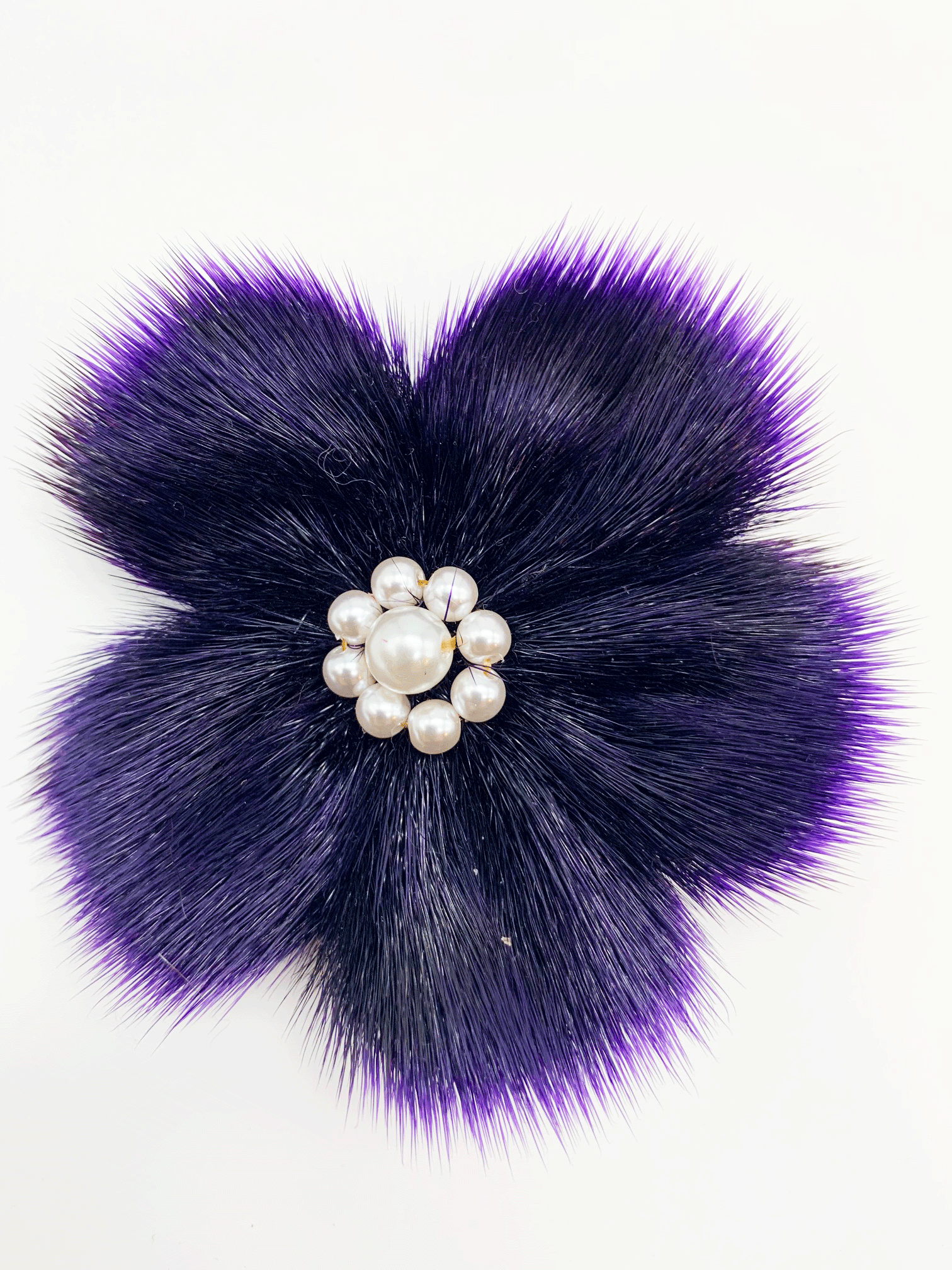 Flower 2025 brooch online